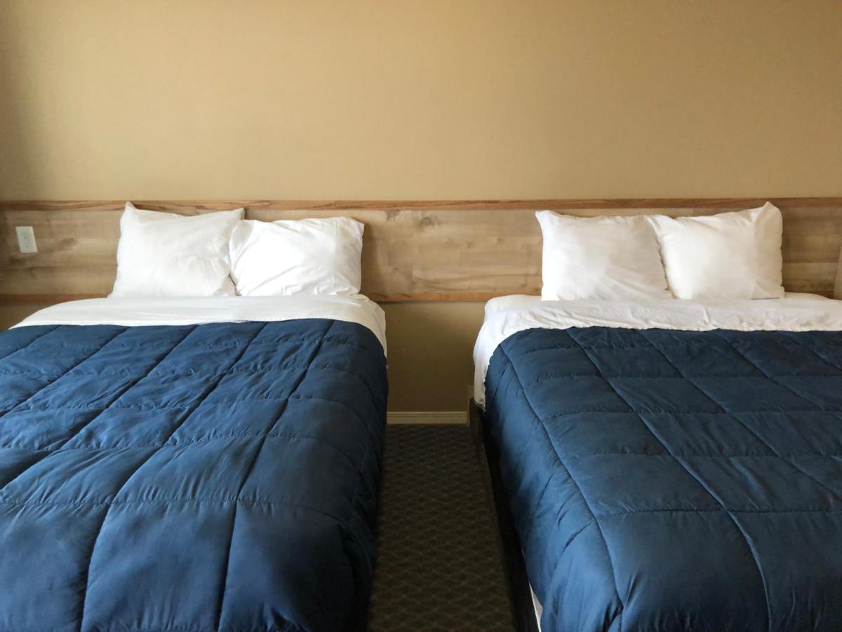 Voyageur Motel Rocky Mountain House Esterno foto