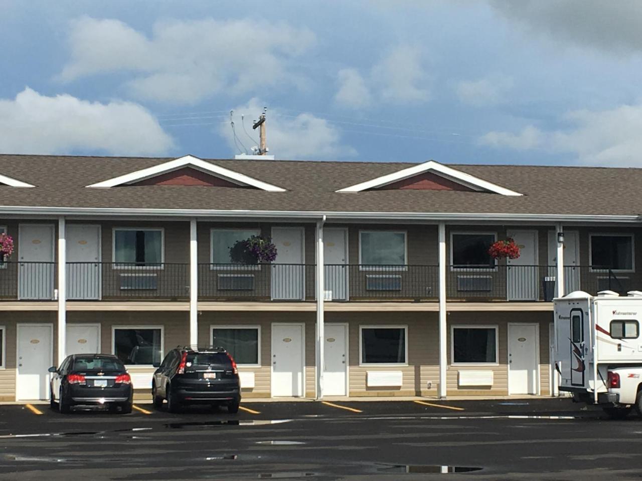 Voyageur Motel Rocky Mountain House Esterno foto
